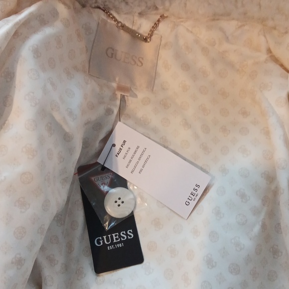 NWT Guess white faux fur coat size S - Picture 3 of 4